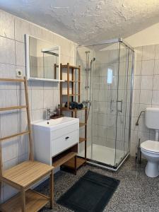 Ένα μπάνιο στο Apartment Lorun 47