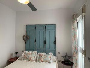 Posteľ alebo postele v izbe v ubytovaní Apartamento Residencial Al Andalus 117, La Barrosa, Chiclana, Incluye parking a unos metros del mar
