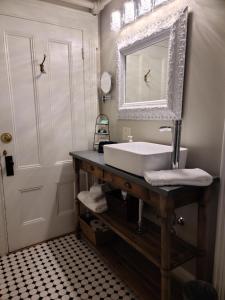 Gallery image of Benjamin F. Packard House Bed and Breakfast in Bath