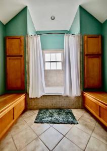 Fotografija v galeriji nastanitve Sunny Delight - Sleeps 10 - Generous Space! v mestu Bolivar Peninsula