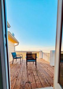 Balkon oz. terasa v nastanitvi Sunny Delight - Sleeps 10 - Generous Space!