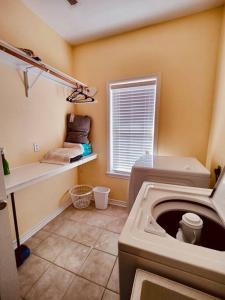 Fotografija v galeriji nastanitve Sunny Delight - Sleeps 10 - Generous Space! v mestu Bolivar Peninsula