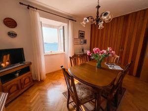 TV tai viihdekeskus majoituspaikassa Holiday Home Adriatic Pearl