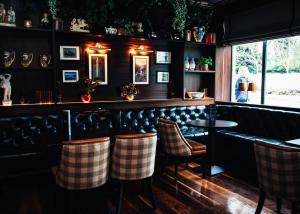 Ruang duduk di The Parkview Hotel