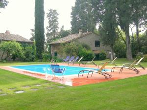 Bazén v ubytovaní Holiday Home Tuscany with Pool alebo v jeho blízkosti