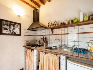 Kuchyňa alebo kuchynka v ubytovaní Holiday Home Tuscany with Pool