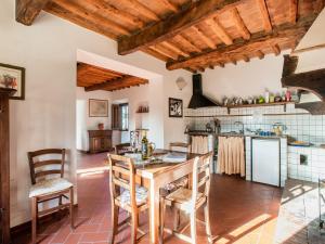 Kuchyňa alebo kuchynka v ubytovaní Holiday Home Tuscany with Pool