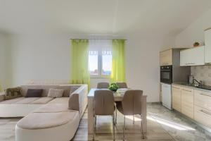 Kuchyň nebo kuchyňský kout v ubytování Apartment Marija