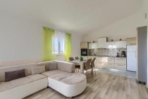 Kuchyň nebo kuchyňský kout v ubytování Apartment Marija