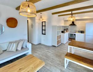 A kitchen or kitchenette at La Calma Sea Loft - Apartamento Boutique con Vistas