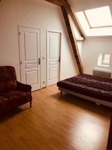 Fotografie z fotogalerie ubytování Chambre du ru d ausson v destinaci Châtel-Censoir