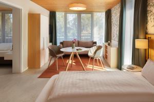 Postel nebo postele na pokoji v ubytování Seehörnle Bio Hotel & Gasthaus