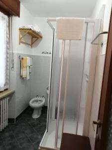 Koupelna v ubytování Albergo Mologna
