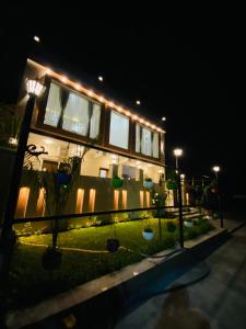Bazén v ubytování Crescent Inn nebo v jeho okolí