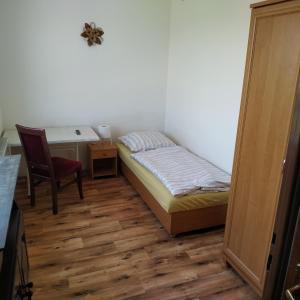 Φωτογραφία από το άλμπουμ του Dvorníky izba v spoločných priestoroch σε Dvorníky