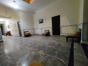 Istumisnurk majutusasutuses Satyam Palace Resort