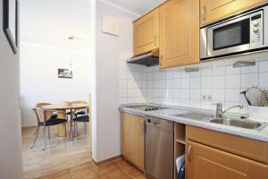 Nhà bếp/bếp nhỏ tại Ostseewelle Wohnung 22 +14 ảnh