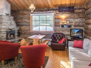 TV a/nebo společenská místnost v ubytování Holiday Home Pajuruka b5 by Interhome