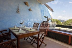 Μπαλκόνι ή βεράντα στο 23 BAIA FARO - Trilocale mansardato con ampia terrazza vista mare