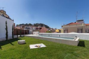 The swimming pool at or close to Lisbon views by Innkeeper