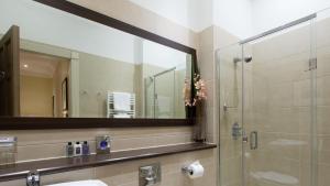 Phòng tắm tại Cameron Club Lodges +9 ảnh