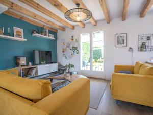 Ein Sitzbereich in der Unterkunft Holiday Home Chuchunieko by Interhome