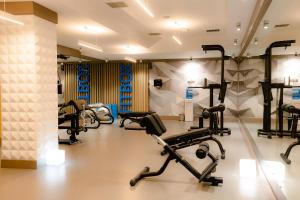 Somerset City Centre Atyrau tesisinde fitness merkezi ve/veya fitness olanakları