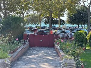 Giardino di Splendid Lake view a few steps from the Castle