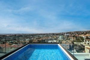 Galeriebild der Unterkunft Phaedrus Living: Sea View Anna Residence 302 in Limassol