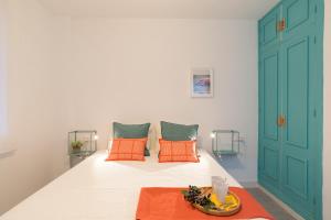 Postel nebo postele na pokoji v ubytování MalagaSuite Deluxe&Pool