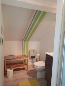 Ένα μπάνιο στο Studio duplex L'Ecole Buissonnière +58 φωτογραφίες