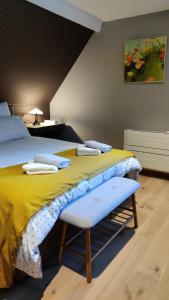 Katil atau katil-katil dalam bilik di Les coquelicots - Chambre Alex