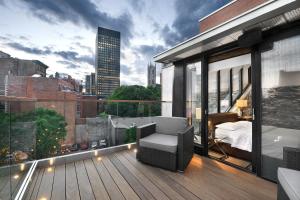 Balkón nebo terasa v ubytování Hotel Épik Montréal