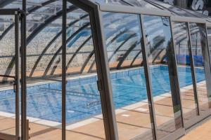 Basen w obiekcie Apartament Baltic Sun N°37 lub w pobliżu