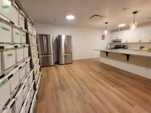 A kitchen or kitchenette at Wicked Hostels - Calgary