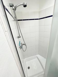 Ванная комната в Charmante maisonnette - Bord de mer - Terrasse