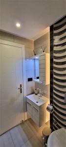 Vonios kambarys apgyvendinimo įstaigoje Art City Luxury Residence in the Center of Alanya