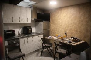 A kitchen or kitchenette at Casita La Glorieta