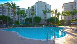 Bazén v ubytování Sonesta Anaheim Resort Area nebo v jeho okolí
