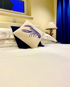 Ένα ή περισσότερα κρεβάτια σε δωμάτιο στο Room on the Ropery- With Free Parking +5 φωτογραφίες