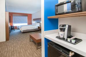 オーシャンスプリングスにあるHoliday Inn Express Hotel & Suites Biloxi- Ocean Springs, an IHG Hotelのギャラリーの写真