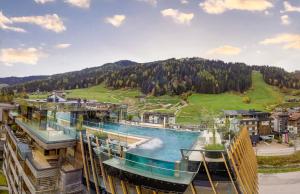 Nespecifikovaný výhled na hory nebo výhled na hory při pohledu z hotelu