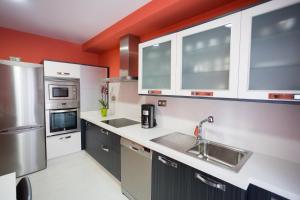 Kuchyňa alebo kuchynka v ubytovaní Casa Goros + 37 fotografií