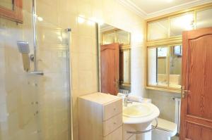 Łazienka w obiekcie Hermosa casa de vacaciones CA NA MALEN