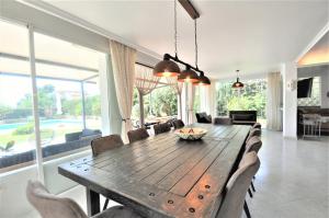 Zdjęcie z galerii obiektu Hermosa casa de vacaciones CA NA MALEN w mieście La Cabaneta