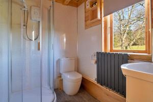Ένα μπάνιο στο Finest Retreats - Garden Lodge +23 φωτογραφίες