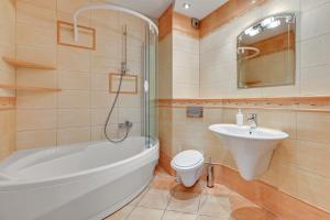 Et badeværelse på Grand Apartments - Lemon - Monte Cassino + 10 billeder