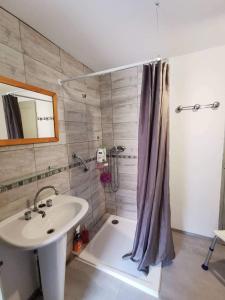 Ванна кімната в L Oustal du Malbernat