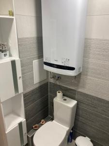 A bathroom at Victor's Suite , with private parking