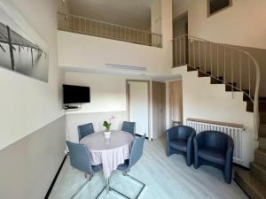 Gallery image of Hotel l'Etape in Villeneuve-Loubet